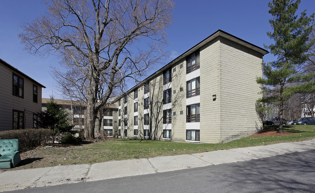 200 Vernon Street Apartments in Worcester, MA - Building Photo - Building Photo