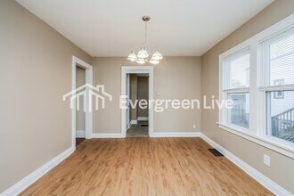 3924 Washington Ave in Cincinnati, OH - Building Photo - Building Photo