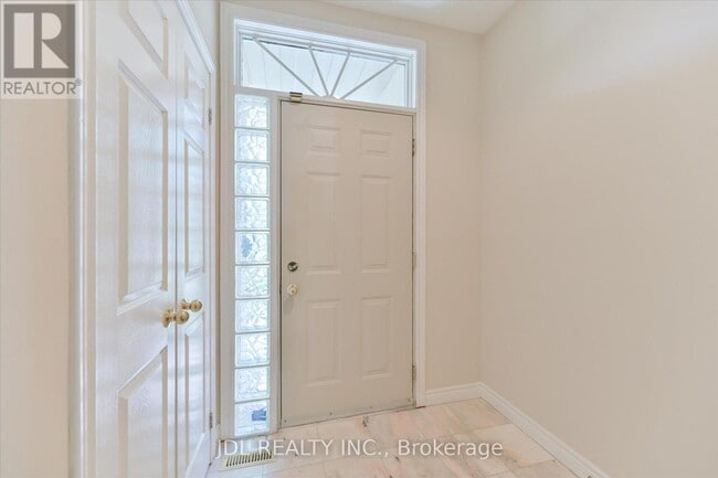 3036 Bayview Ave in Toronto, ON - Building Photo - Building Photo