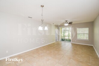 396 Forest Meadow Ln in Orange Park, FL - Foto de edificio - Building Photo