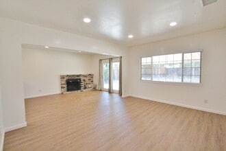34235 Newton Pl in Fremont, CA - Foto de edificio - Building Photo