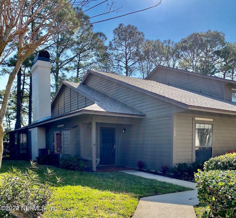 109 Cranes Lake Dr in Ponte Vedra Beach, FL - Foto de edificio