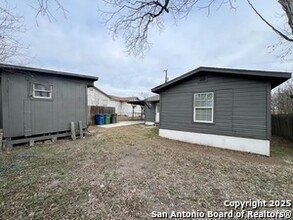 1614 Menchaca St in San Antonio, TX - Building Photo - Building Photo