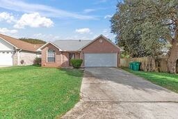 453 Rush Park Cir in Mary Esther, FL - Building Photo