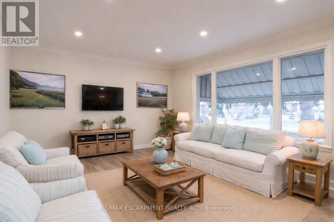 property at 9 W 22nd St