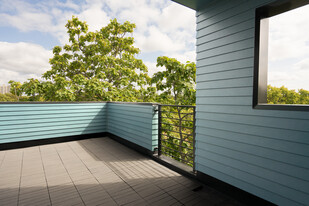 Bryant Park Lofts in Minneapolis, MN - Foto de edificio - Building Photo