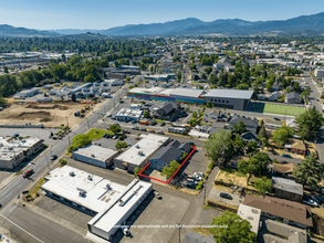 513 Alice St in Medford, OR - Building Photo - Building Photo