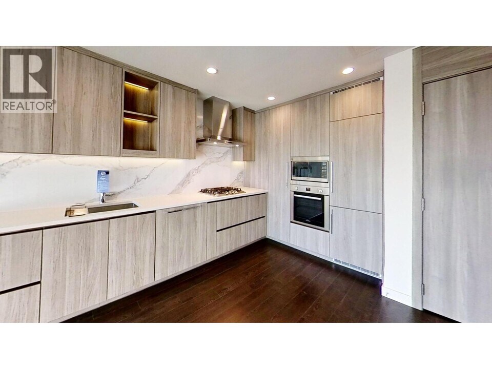 4880 Lougheed Hwy. in Burnaby, BC - Building Photo