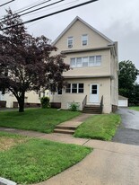 135 S Highland St, Unit 3rd floor in West Hartford, CT - Building Photo - Building Photo