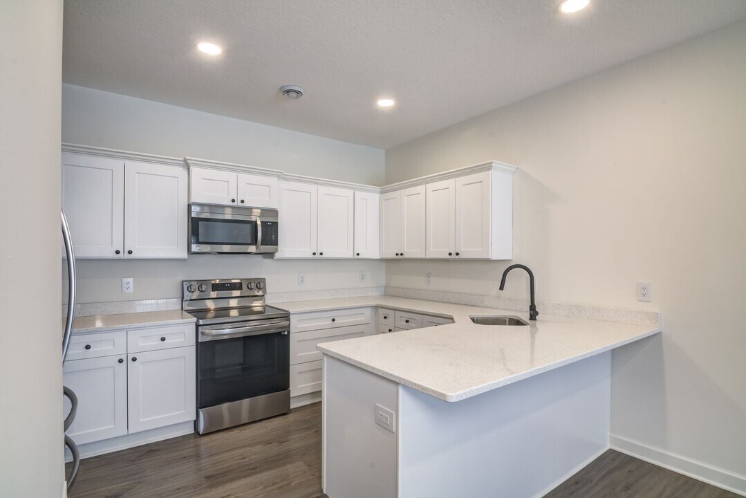 762 Oak Moss Pl in River Falls, WI - Foto de edificio