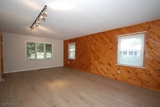 25 Hughes Rd in Franklin Township, NJ - Building Photo - Building Photo