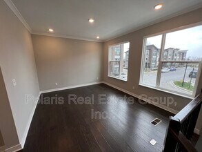635 Golborne St in Carmel, IN - Building Photo - Building Photo