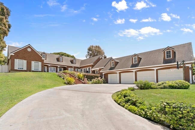 512 N Granados Ave in Solana Beach, CA - Building Photo - Building Photo