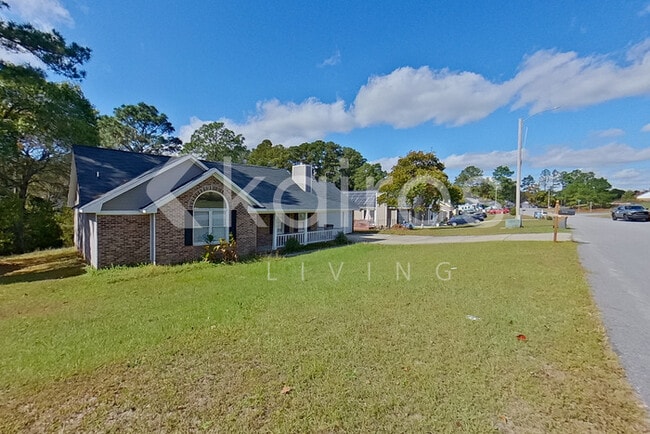 5312 Blanchette St in Hope Mills, NC - Building Photo - Building Photo