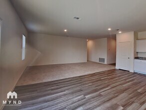 5549 Ladytown Ln in Crowley, TX - Foto de edificio - Building Photo