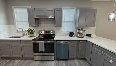 50 Lithgow St in Boston, MA - Building Photo - Building Photo