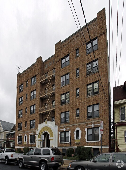 59 Garrison Ave in Jersey City, NJ - Building Photo