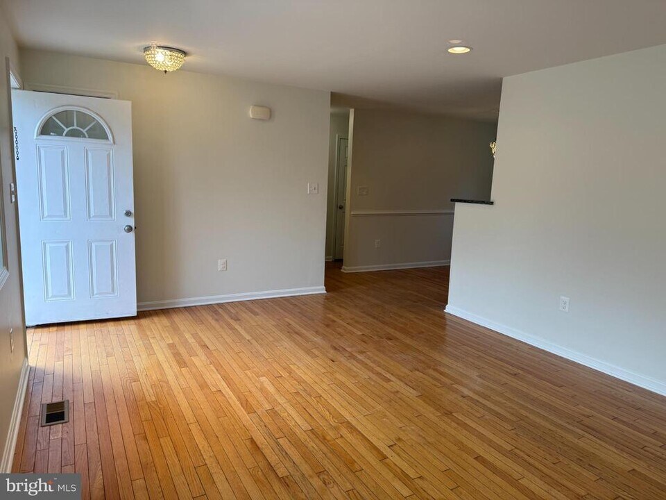 4032 Olley Ln in Fairfax, VA - Building Photo