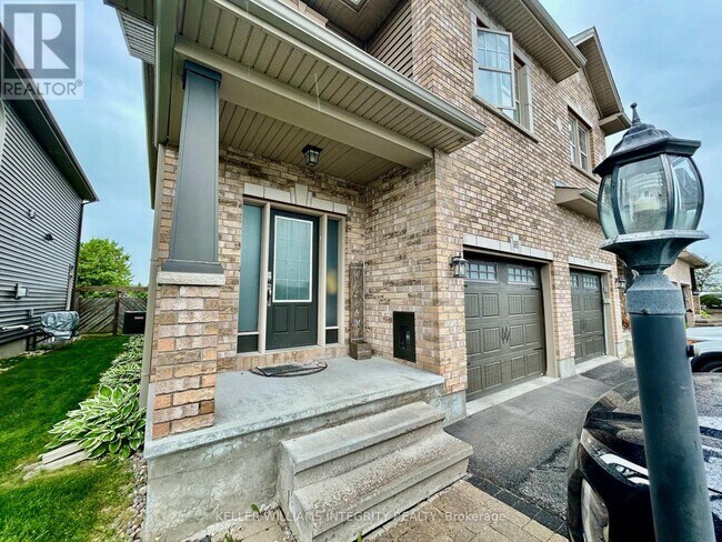 1015 Marconi Ave in Ottawa, ON - Building Photo - Building Photo