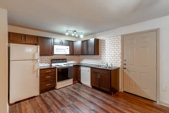 1502 Peak Street in Dallas, TX - Building Photo - Interior Photo