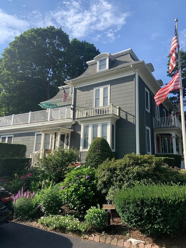 15 Chestnut St, Unit 2