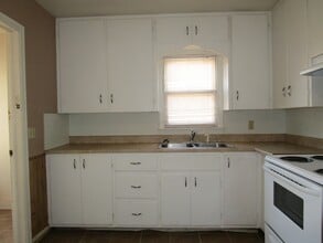1008 N Bradley St in Weatherford, OK - Building Photo - Building Photo