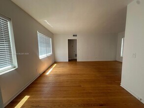 1557 S Le Jeune Rd-Unit -2 in Miami, FL - Building Photo - Building Photo