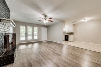 2817 Springhaven Ct in Bedford, TX - Building Photo - Building Photo