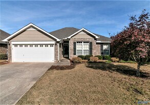 111 NW Wittington Ln in Madison, AL - Building Photo