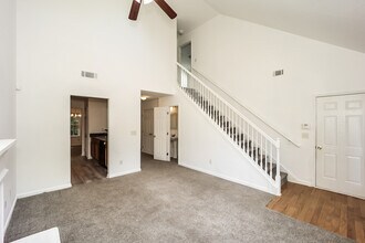 4806 Enclave Dr in Union City, GA - Building Photo - Building Photo