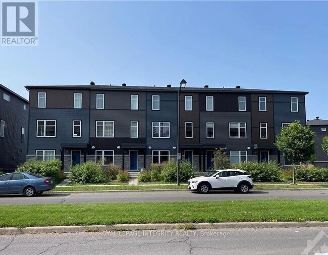 51 Lakepointe Dr in Ottawa, ON - Building Photo - Building Photo