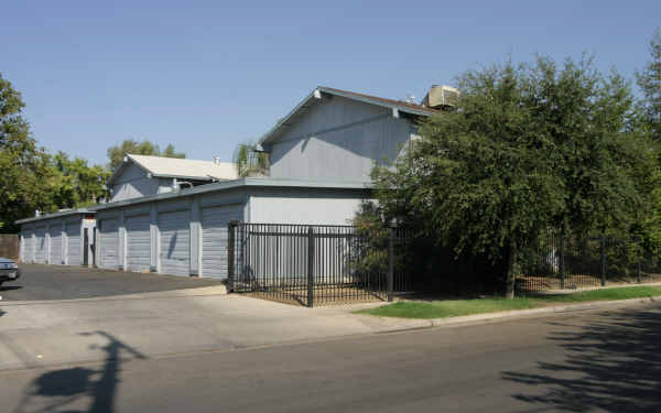 4336 E Hammond Ave in Fresno, CA - Building Photo - Building Photo