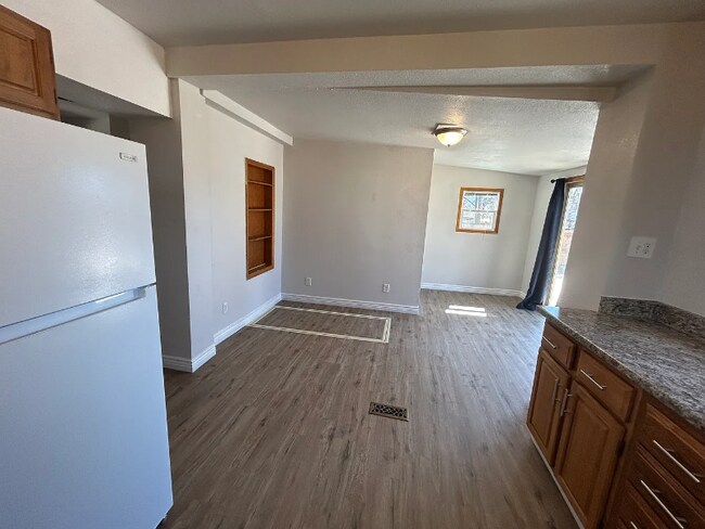 property at 400 N Raynolds Ave