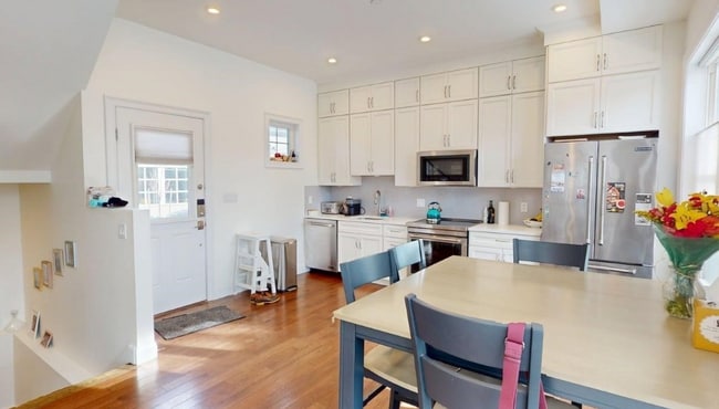 property at 4 Market St