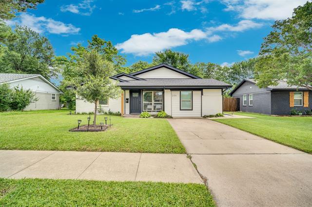 property at 206 E Chico Dr