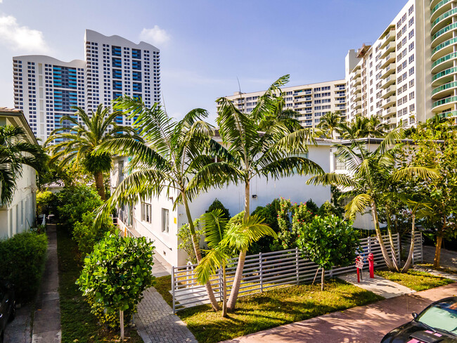 Suites on the Beach in Miami Beach, FL - Building Photo - Building Photo