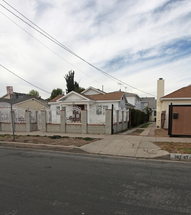 1161 N Alexandria Ave in Los Angeles, CA - Foto de edificio - Building Photo