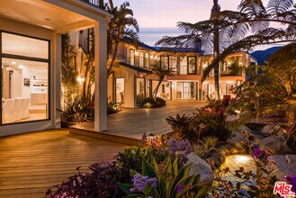5868 Zumirez Dr in Malibu, CA - Building Photo - Building Photo