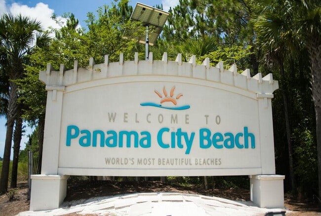 5208 Collins St in Panama City Beach, FL - Building Photo - Building Photo