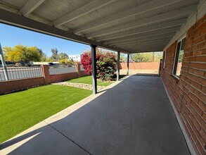 6899 E Broadway Blvd in Tucson, AZ - Building Photo - Building Photo