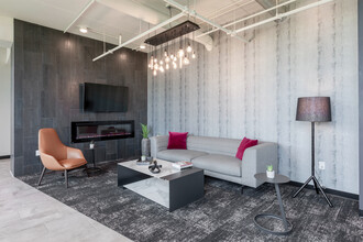 Maven Apartments in Burnsville, MN - Building Photo - Interior Photo