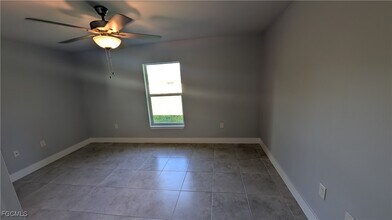 6058 Lacota Ave in Ft. Myers, FL - Foto de edificio - Building Photo