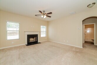 408 Shady Glen in Dallas, GA - Foto de edificio - Building Photo