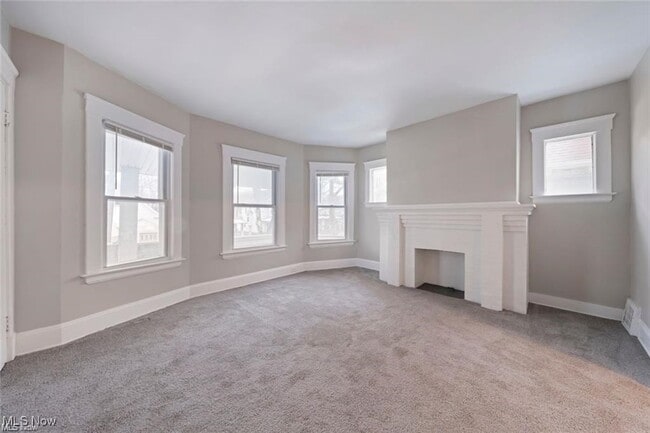 2016 W 85th St in Cleveland, OH - Foto de edificio - Building Photo