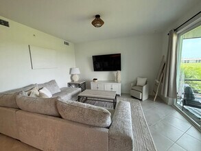 17625 Opal Sand Dr in Venice, FL - Building Photo - Building Photo