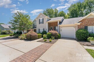 8881 Cinnabay Dr in Charlotte, NC - Building Photo - Building Photo
