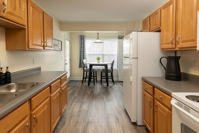 The Summit at Owings Mills Apartments in Owings Mills, MD - Building Photo - Building Photo
