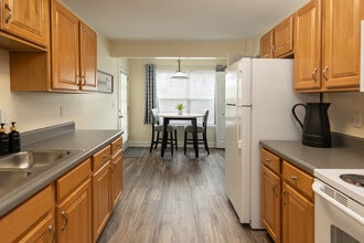 The Summit at Owings Mills Apartments in Owings Mills, MD - Foto de edificio - Building Photo