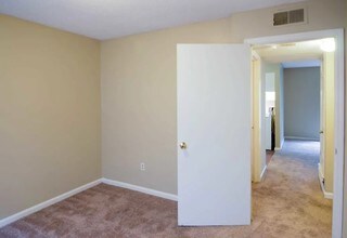 Barron Court in Memphis, TN - Building Photo - Building Photo