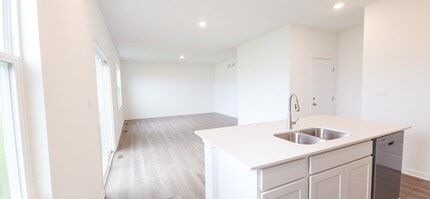 108 Cressmoor Blvd in Hobart, IN - Building Photo - Building Photo